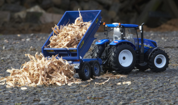Britains New Holland Toy Tractor and Trailer Set