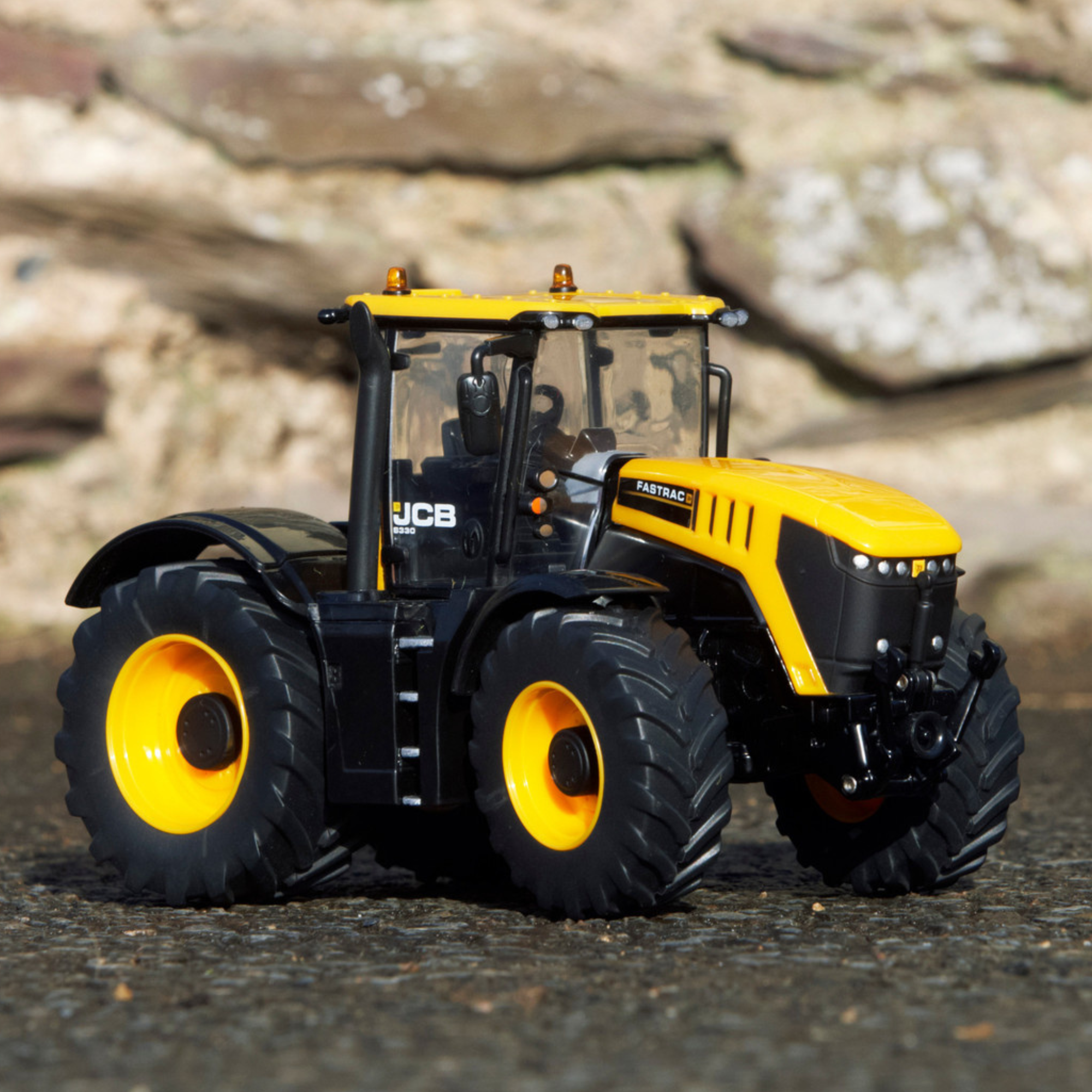 JCB Fastrac 8330