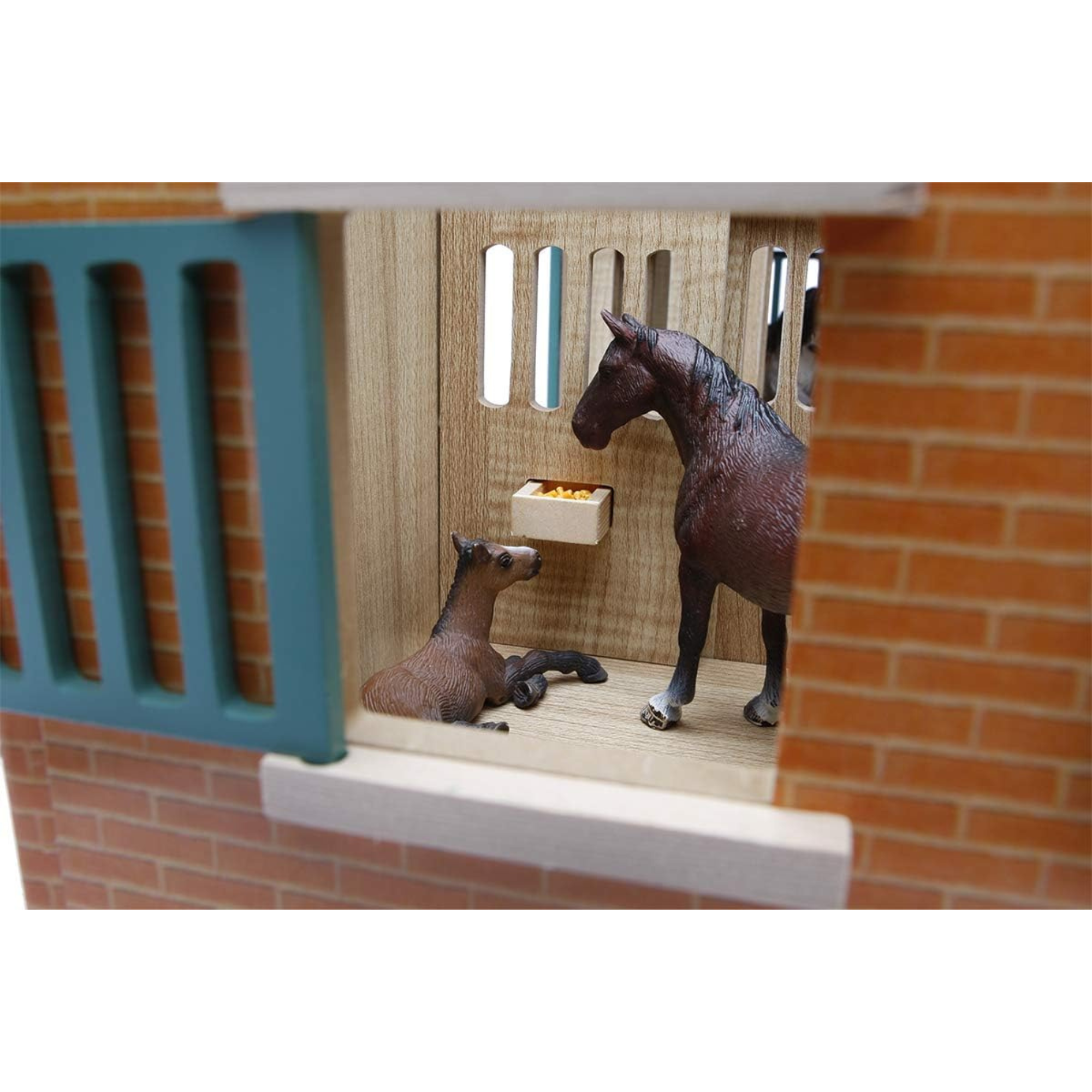 Kids Globe Large Wooden Toy Horse Stable 0595