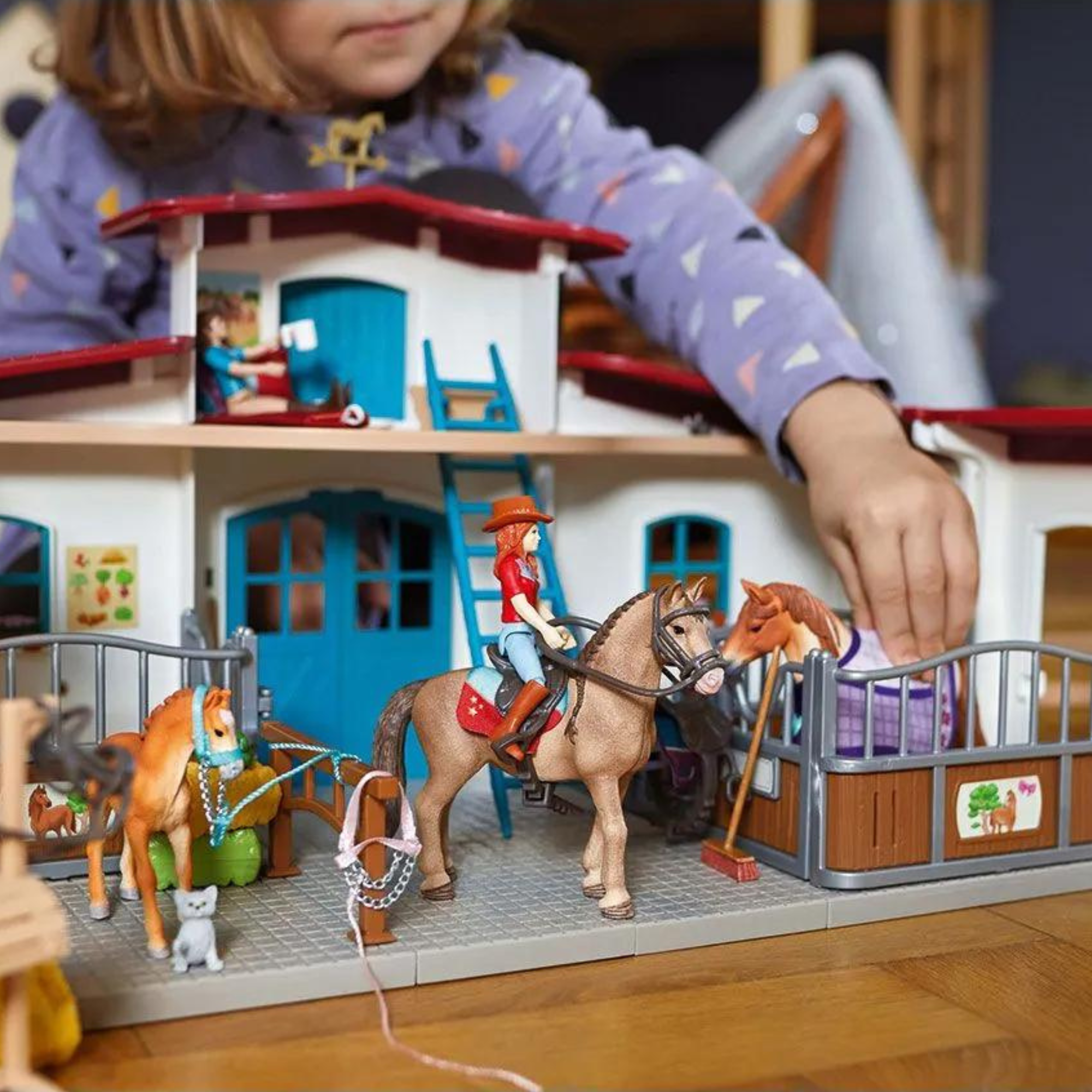 Schleich Lakeside Riding Centre 42567