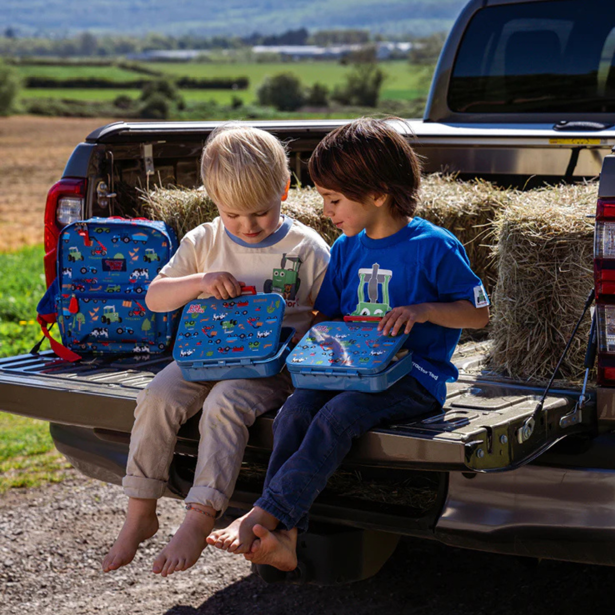 Tractor Ted Farmyard Lunch Box