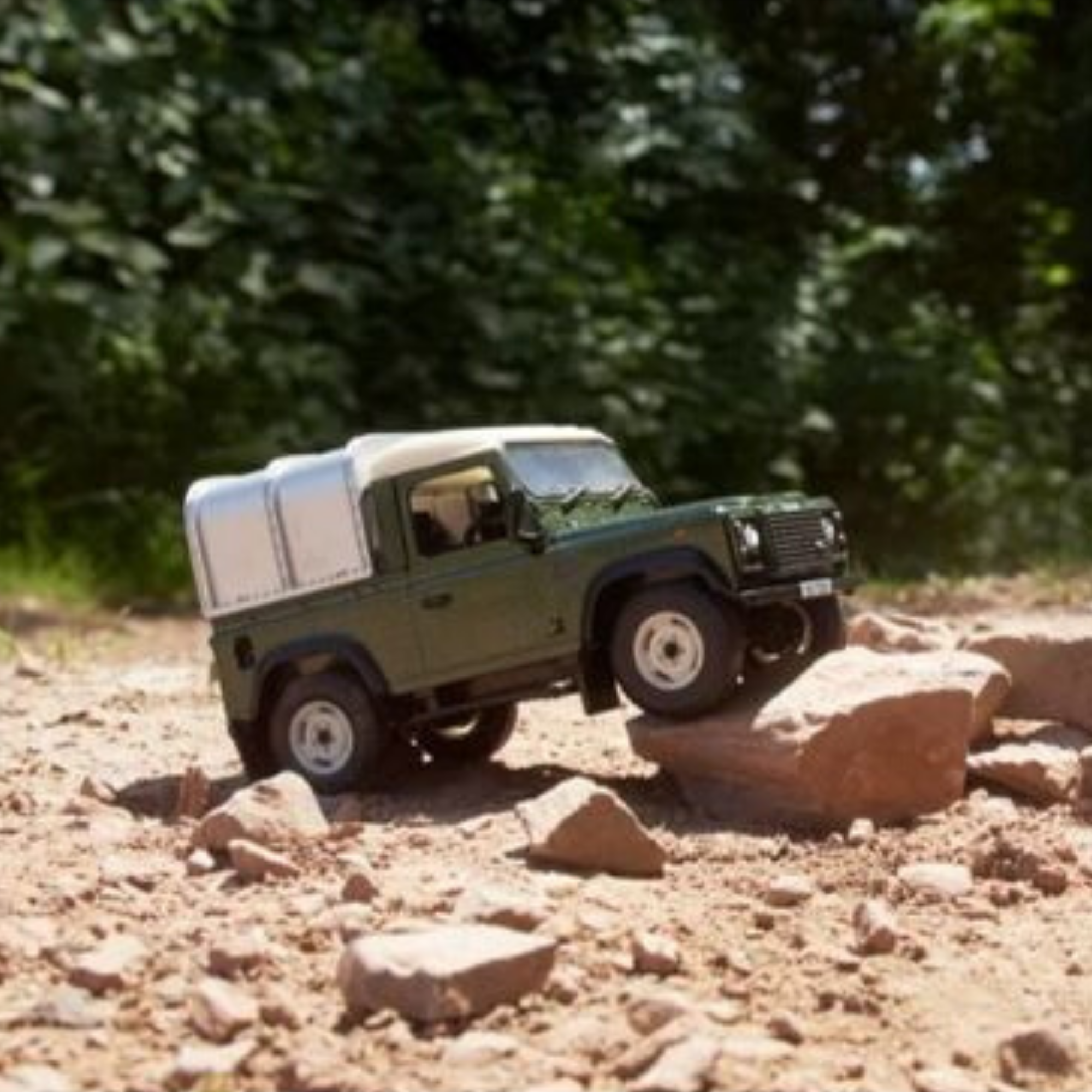 Britains Green Land Rover Defender 90 with Canopy 42732A1