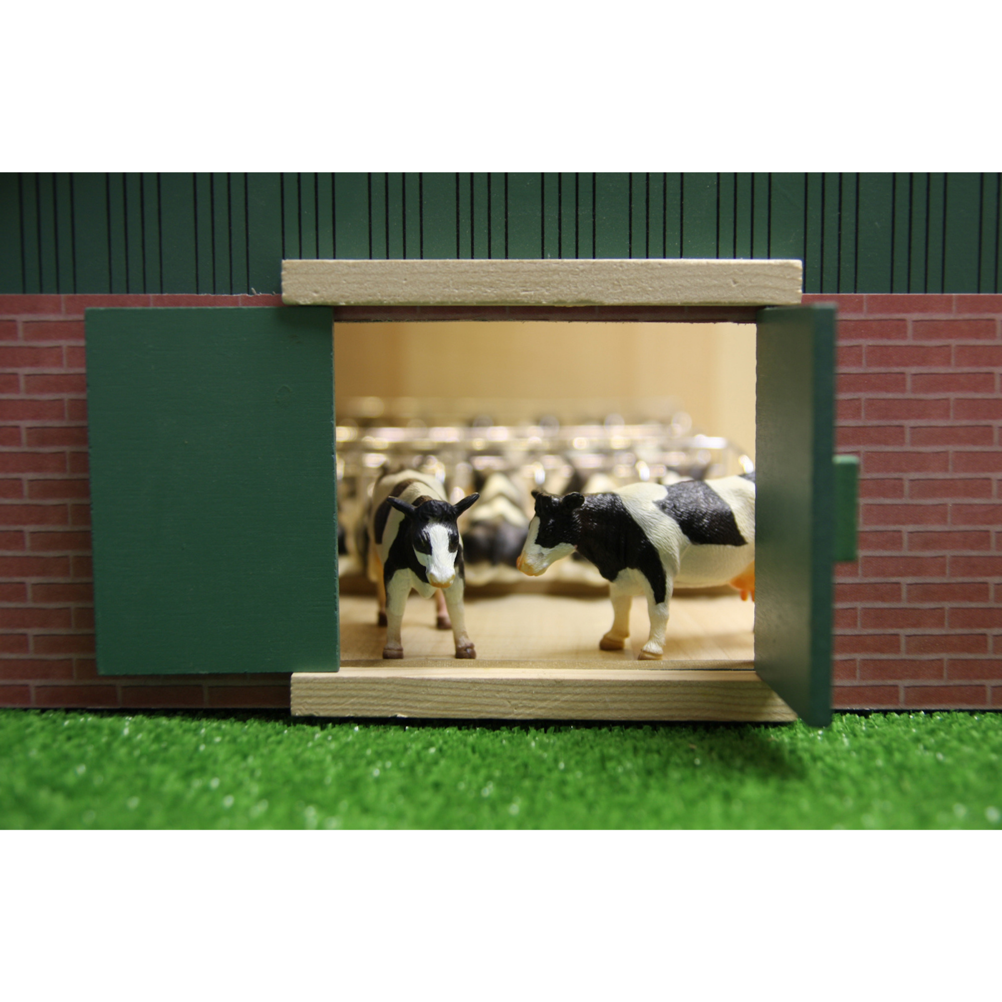 Cattle & Machinery Shed Kids Globe 0200