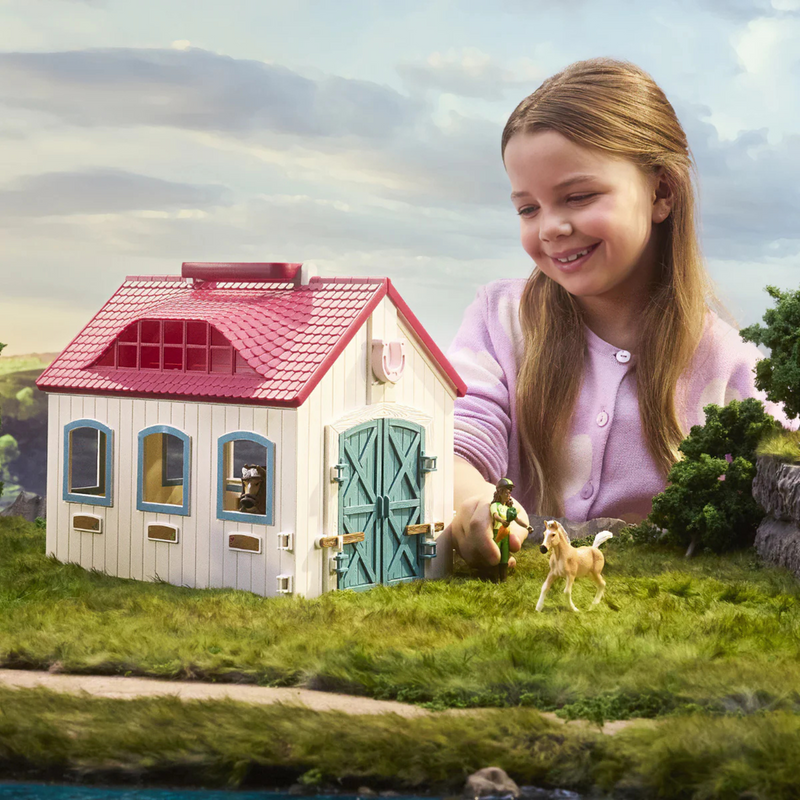 Schleich Open Stable "Litte Horseshoe" 42703