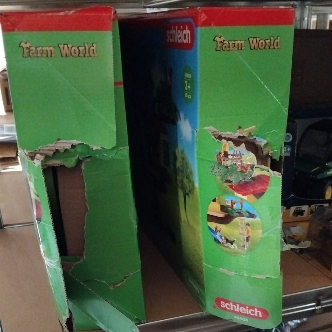 Adventure Tree House *Damaged Box*