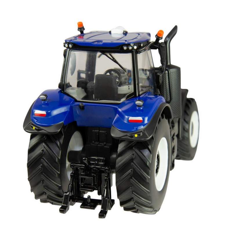 New Holland T8 Tractor Britains 43216