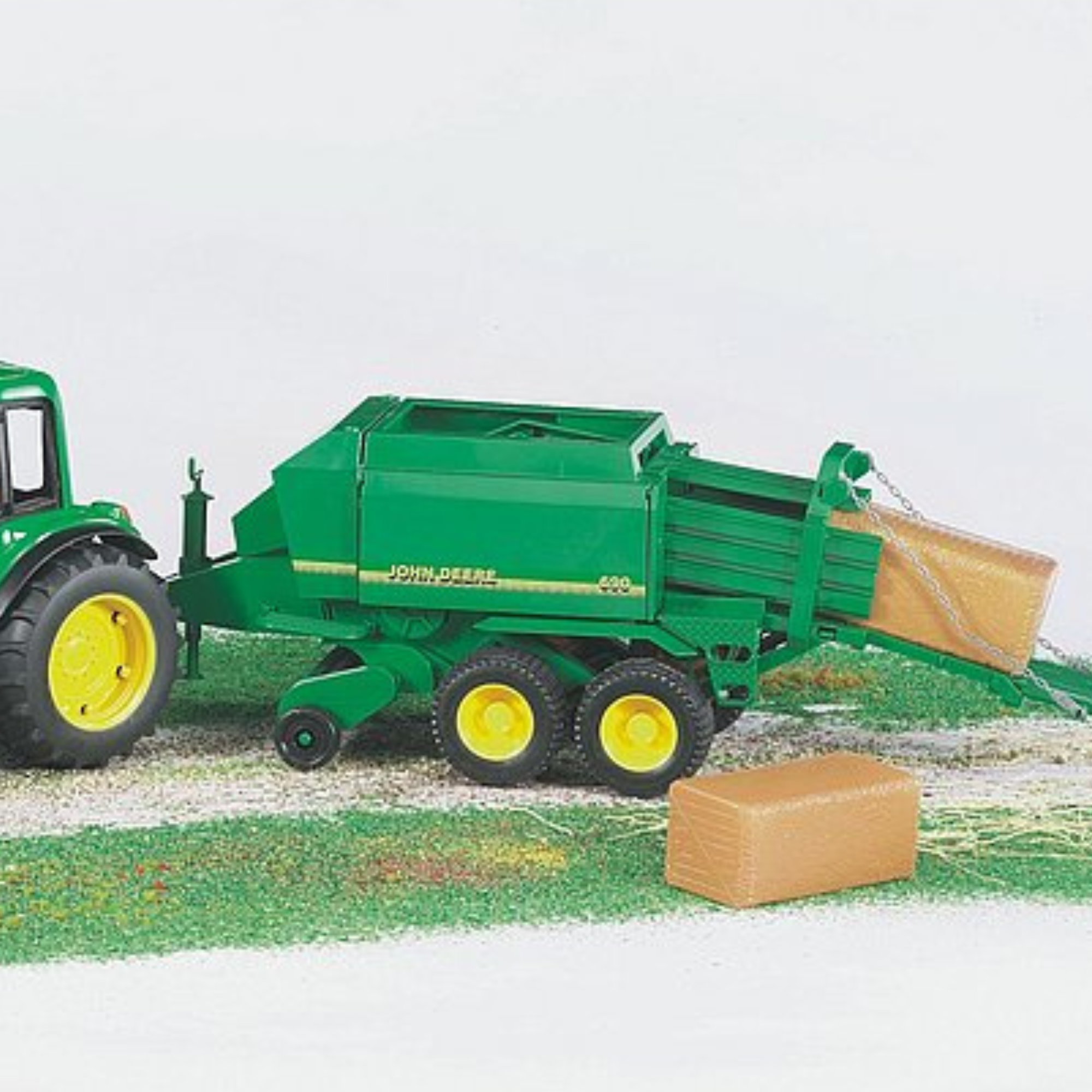 Bruder Toys John Deere Big Bale Press 02017