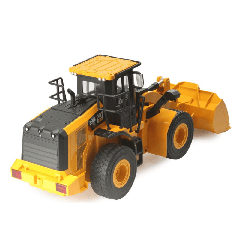 Diecast Masters Radio Control CAT 950M Wheel Loader