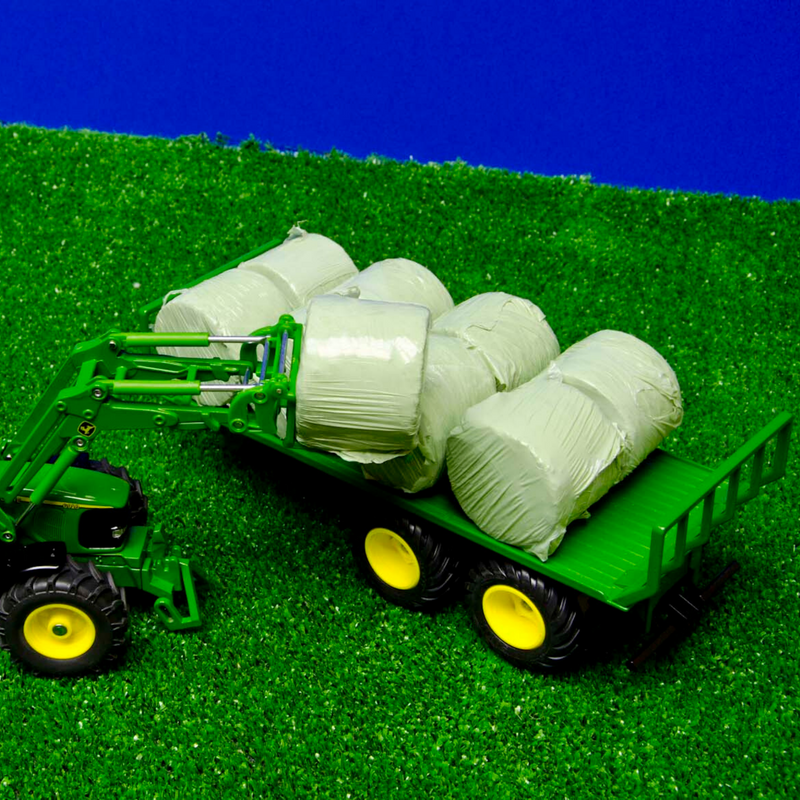 Kids Globe 4 Round Wrapped Silage Bales