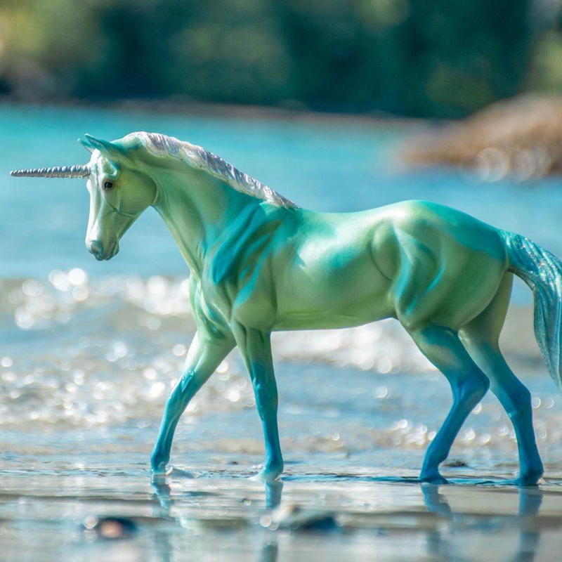 Unicorn breyer horse online